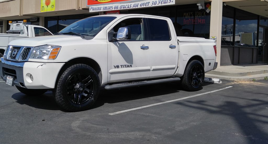 2012 Nissan Titan - Installed 2 1/2" leveling kit - Ready Lift in front, 20X9 Fuel Pump Rims with 275/60R20(33") Toyo Open Country